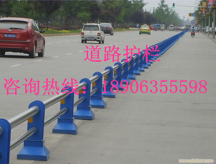 不銹鋼隔離護(hù)欄01、隔離護(hù)欄